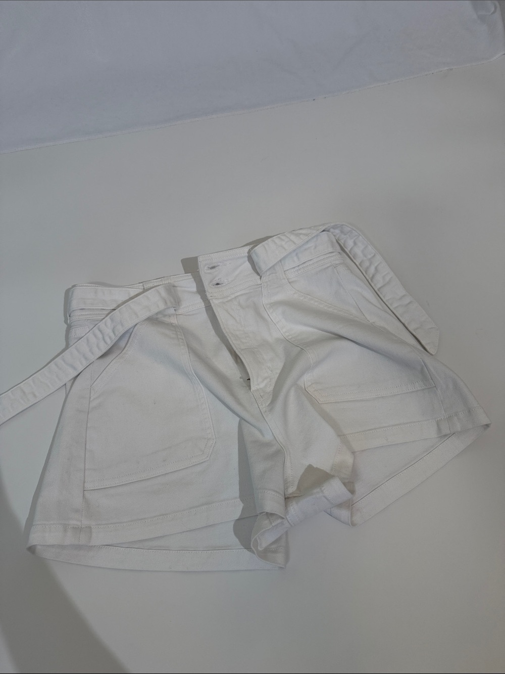 Veronica Beard Louvisa Short Size 29 White Denim EUC - Picture 10 of 10